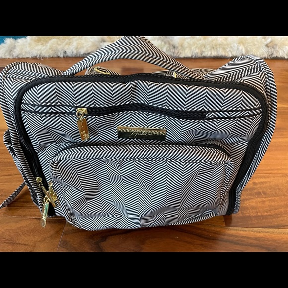 Jujube Diaper Bag - Picture 6 of 7